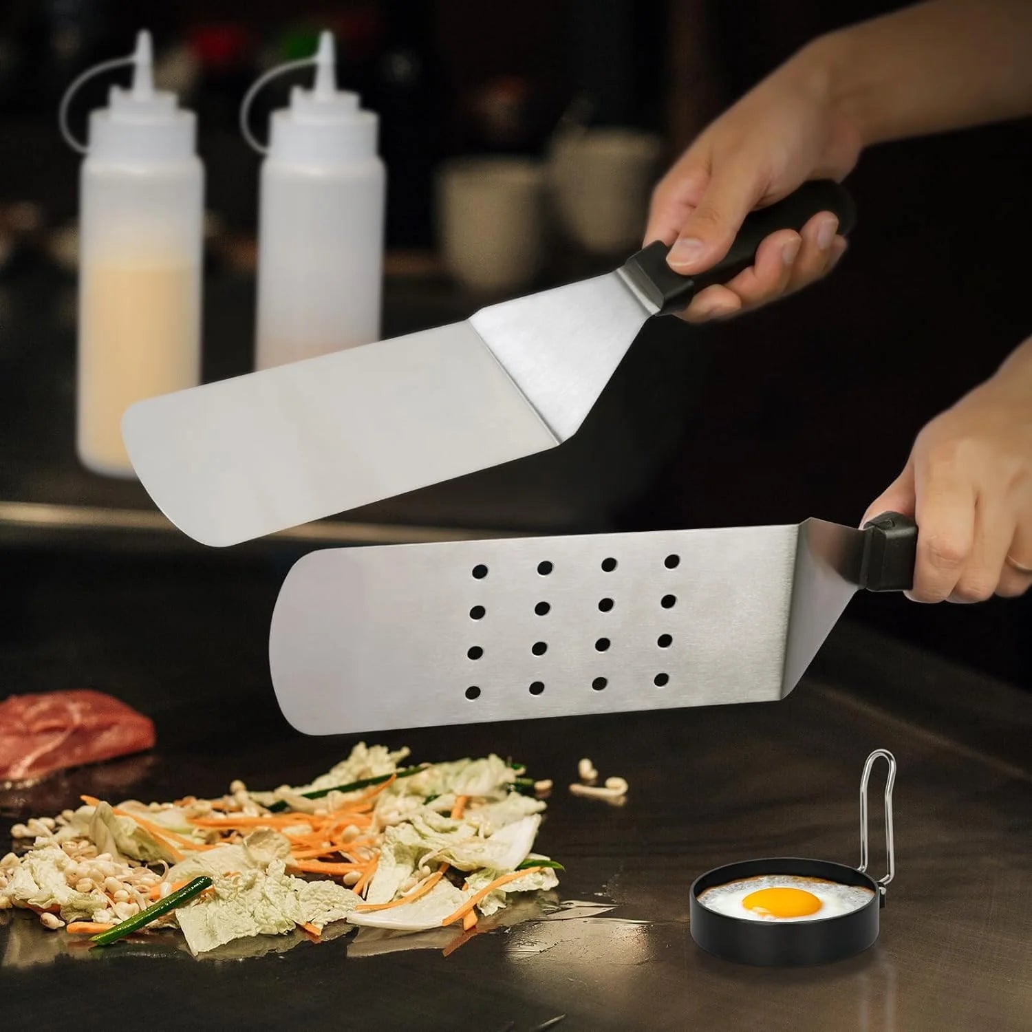 7 Pcs Griddle Accessory Set with Heat-Resistant Spatulas, Scraper, Squeeze Bottles, Egg Rings E2159