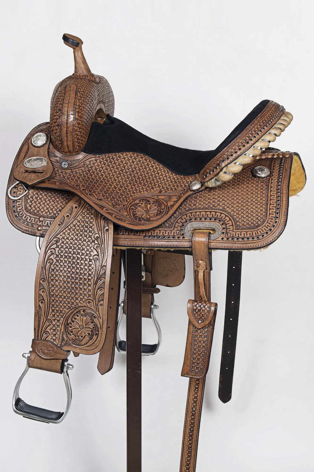 Dark Brown Leather Barrel Racing Saddle C218358