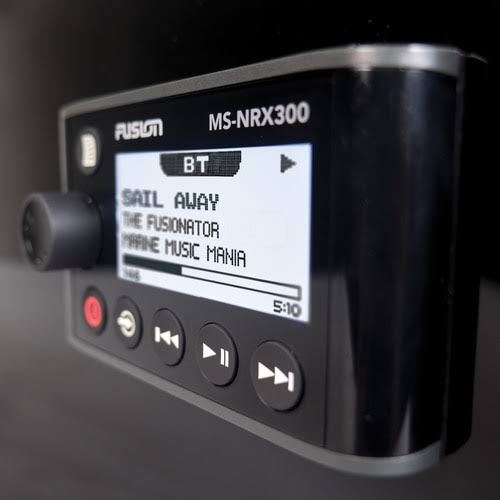 Marine Entertainment System with Wired Remote C81977