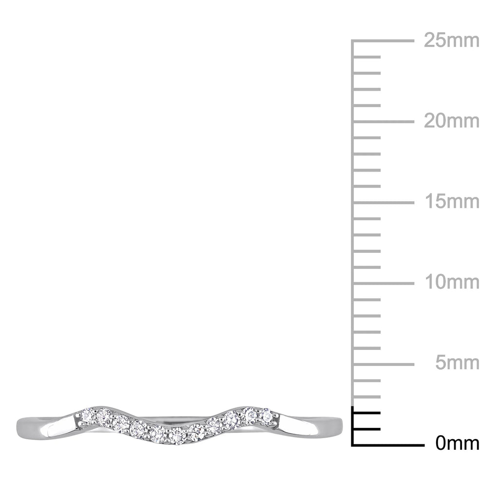 10kt White Gold Wavy Wedding Band with Shared Prong Setting Y3445
