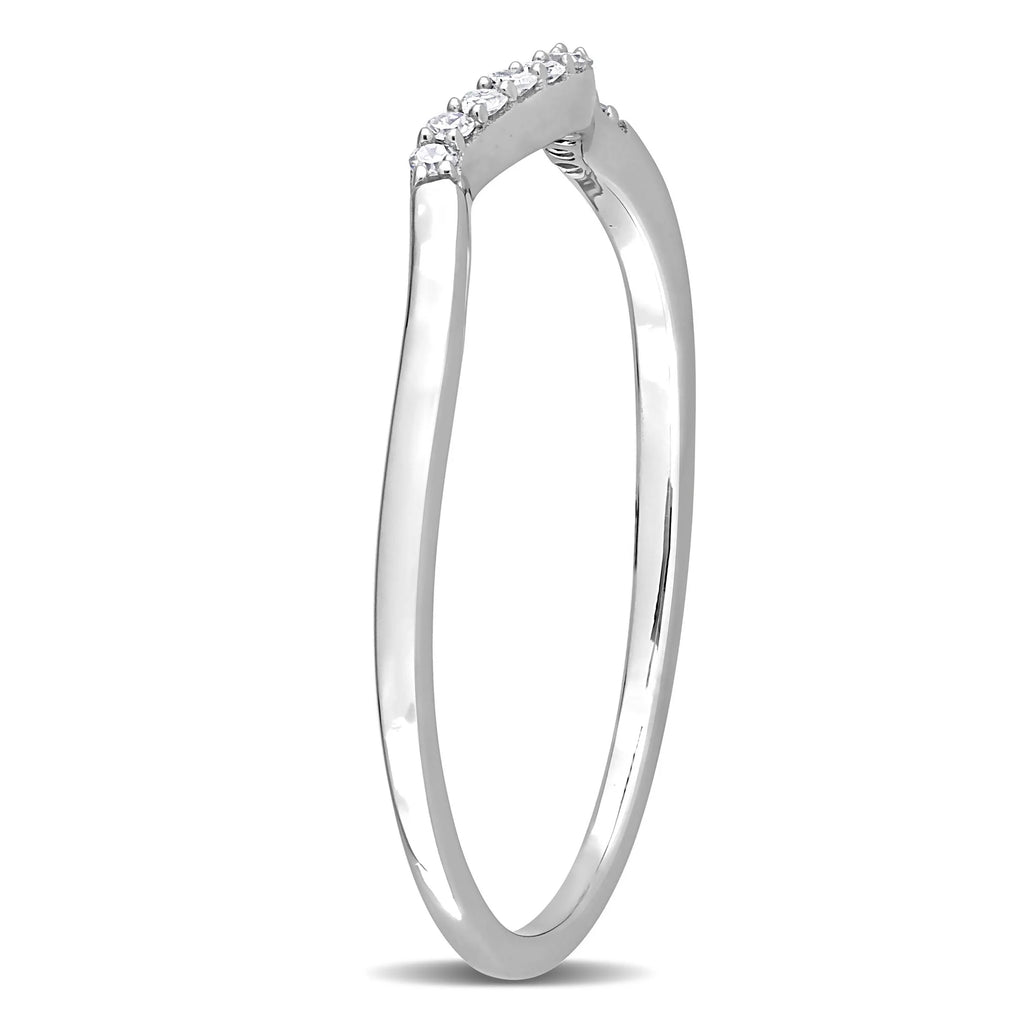 10kt White Gold Wavy Wedding Band with Shared Prong Setting Y3445